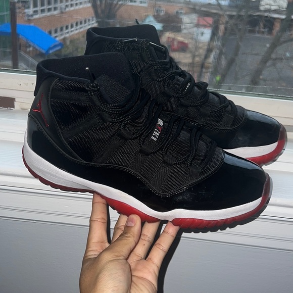 Men’s Jordan Retro 11 “Bred” - Picture 2 of 5